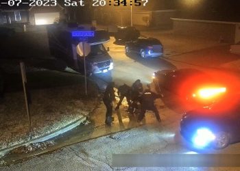 Obama condena golpiza a joven afroamericano