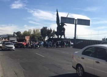Bloquean la México-Pachuca; buscan a joven desaparecida en CDMX