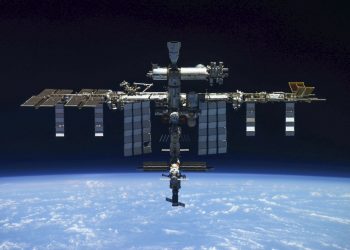 Rusia rescatará a los cosmonautas varados en la EEI