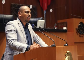Deben revisar resolución de juez que dicto prisión domiciliaria a agresor de saxofonista María Elena Ríos, exige senador de Morena