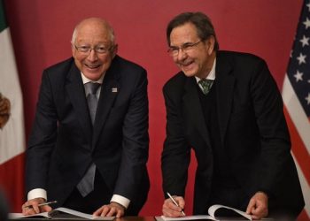 México y Estados Unidos firman memorandos de trabajo y migración de menores