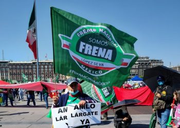 Frente Nacional Anti-AMLO se manifiesta en el Zócalo de CDMX, piden la renuncia del ejecutivo federal