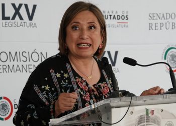 Juez admite amparo de Xóchitl Gálvez para que AMLO le garantice derecho de réplica en su conferencia mañanera