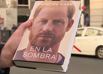 Libro del Príncipe Harry supera expectativa de ventas