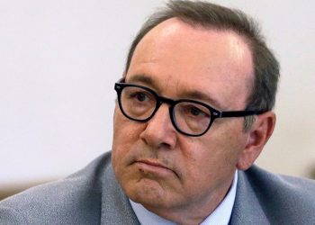 Kevin Spacey se declara inocente de agresión sexual en Reino Unido