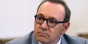 Kevin Spacey se declara inocente de agresión sexual en Reino Unido