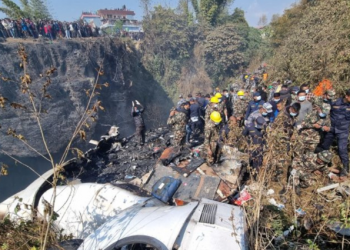 Este es el momento exacto de la caída del avión en Nepal; reportan 72 muertos