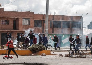 Congreso de Perú crea una comisión para investigar muertes durante protestas