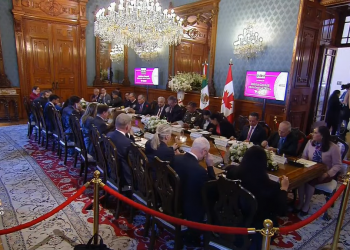 AMLO promete diálogo con inversionistas canadienses en reunión con Trudeau