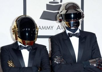 Subasta millonaria a favor de Ucrania, te contamos que objetos fueron los más cotizados