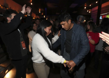 Tenoch Huerta y Yalitza Aparicio hacen brillar la pista en Sundance