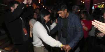 Tenoch Huerta y Yalitza Aparicio hacen brillar la pista en Sundance
