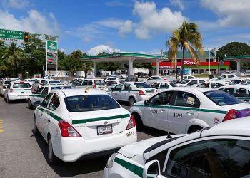 Demanda COPARMEX a autoridades intervenir en la solución del conflicto entre taxistas y choferes de aplicación en Quintana Roo