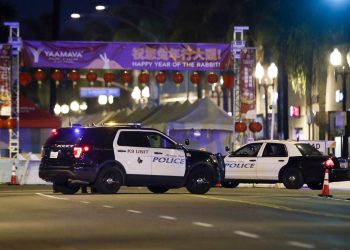 Tiroteo en Estados Unidos deja al menos 10 muertos