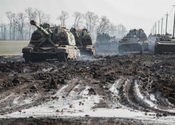 Militares ucranianos inician entrenamiento con tanques occidentales