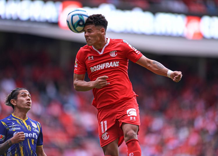 Maximiliano Araujo of Toluca during the game Toluca vs Atletico San Luis, corresponding to Round 09 of the Torneo Clausura 2023 of the Liga BBVA MX, at Nemesio Diez Stadium, on February 26, 2023.



Maximiliano Araujo de Toluca durante el partido Toluca vs Atletico San Luis, Correspondiente a la Jornada 09 del Torneo Clausura 2023 de la Liga BBVA MX, en el Estadio Nemesio Diez, el 26 de Febrero de 2023.