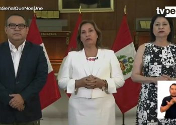 Boluarte retira a embajador peruano en México ante críticas de López Obrador