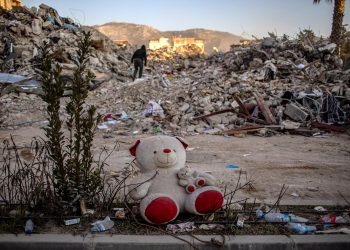 Más de 35 mil fallecidos y 100 mil heridos por terremotos en Turquía