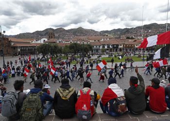 Perú reporta más de 70 puntos con tránsito interrumpido por las protestas