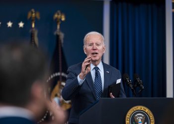 Biden buscará hablar con Xi Jinping por “globo espía”, pero no se disculpará por derribarlo