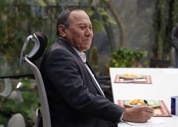 El PAN y PRI no están dejando fuera al PRD sino a la sociedad civil, le están dando la espalda: Zambrano