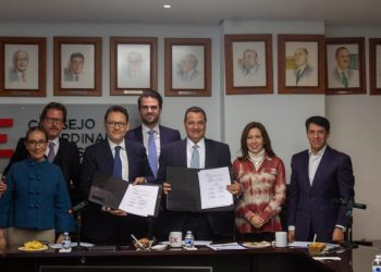 El CCE e IASE firman convenio de colaboración