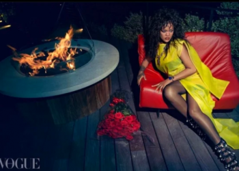 Rihanna impacta con su look en portada de Vogue
