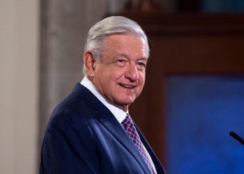 Serán tres y no cuatro los meses que se tendrán para mudar operaciones de carga del AICM: AMLO