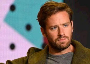 El actor Armie Hammer admite abuso emocional a exparejas