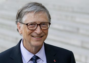 Bill Gates prefiere emplear su dinero en comprar vacunas que en ir a Marte