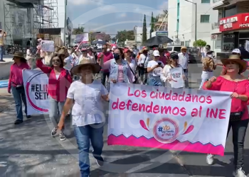 Al grito de Vine a defender al INE cientos de chiapanecos salieron a las calles