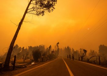 Sube a 22 el número de muertos tras incendios en Chile