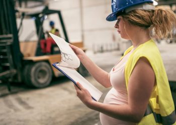 CCE se compromete a respetar la Ley Federal del Trabajo y con las mujeres embarazadas