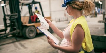 CCE se compromete a respetar la Ley Federal del Trabajo y con las mujeres embarazadas