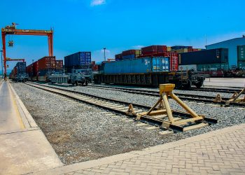 Para impulsar la competitividad en el traslado de mercancías fue puesto en operación un modelo de traslado de contenedores vía férrea