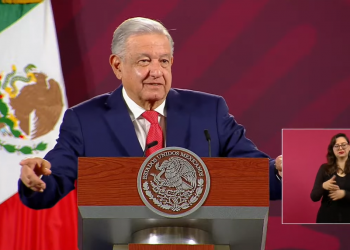Se incrementaron los robos de cartera, con tanto delincuente de cuello blanco reunido en el Zócalo: AMLO