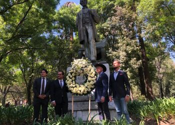 Estados Unidos y México resolverán diferencias con diálogo o por vía legal, asegura Ken Salazar