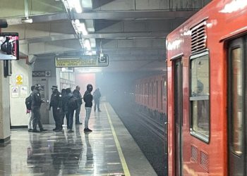 Reportan retrasos de más de 30 minutos en la Línea 9