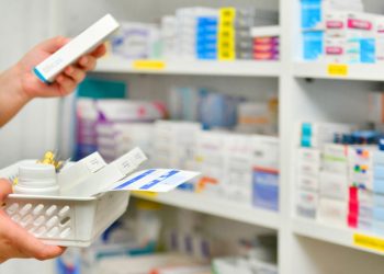 Proponen senadores del PT reforma legal para mayor control y regulación de Cofepris en la venta de medicamentos por internet