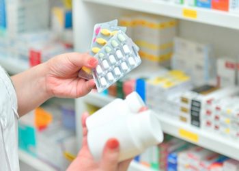 Todavía no se tiene proveedor para el 22% de los medicamentos e insumos: Roldán