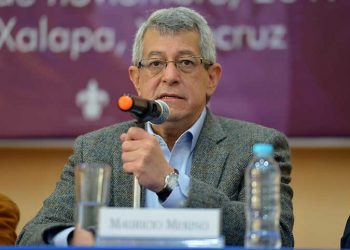 El jefe del Ejecutivo está abandonando a dos tercios de la sociedad: Merino