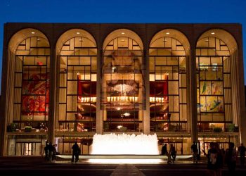 El Met Opera de Nueva York llena la sala en concierto de homenaje a Ucrania