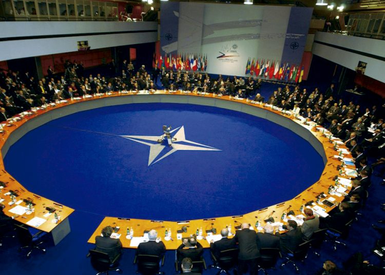 b021122w
22th November 2002
NATO Summit Meeting in Prague, Czech Republic
North Atlantic Council Meeting at the level of Heads of State and Government.
Euro-Atlantic Partnership Council Summit Meeting.
- General View