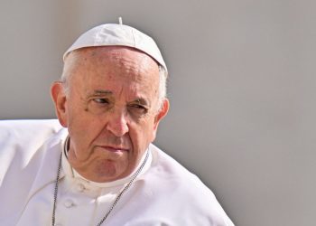 El Papa Francisco pide que los medios de comunicación den más espacio a África