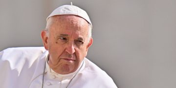 El Papa Francisco pide que los medios de comunicación den más espacio a África
