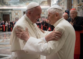 El papa Francisco dice que la muerte de Benedicto XVI ha sido instrumentalizada