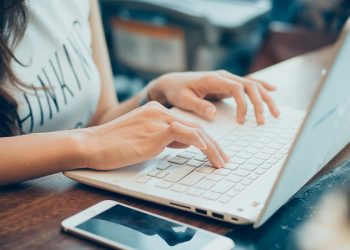 Unesco prepara medidas para regular plataformas digitales y desinformación