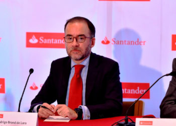 La posición de Banxico tenía que diferenciarse de la FED y mandar una señal clara: Santander