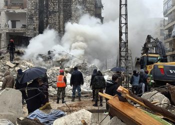 La UE envía casi mil 200 socorristas a Turquía tras los terremotos