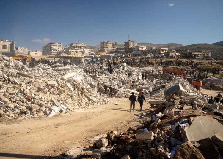 Syria Idlib (Syrian Arab Republic), 08/02/2023.- A general view over the rubble of collapsed houses, in Harim town near Idlib, Syria, 08 February 2023. More than 11,000 people have died and thousands more injured after two major earthquakes struck southern Turkey and northern Syria on 06 February. Authorities fear the death toll will keep climbing as rescuers look for survivors across the region. (Terremoto/sismo, Siria, Turquía, Estados Unidos) EFE/EPA/KARAM AL-MASRI EPA-EFE/KARAM AL-MASRI